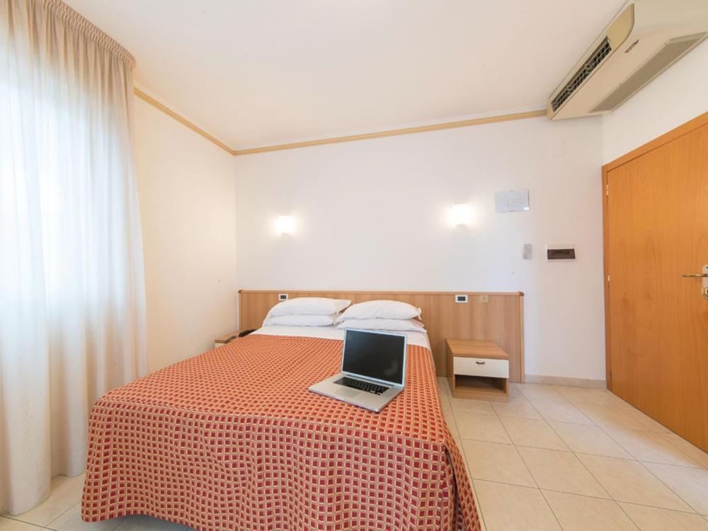 Ristorante Hotel Lucia - 100 Mt Dal Mare Giulianova Zewnętrze zdjęcie
