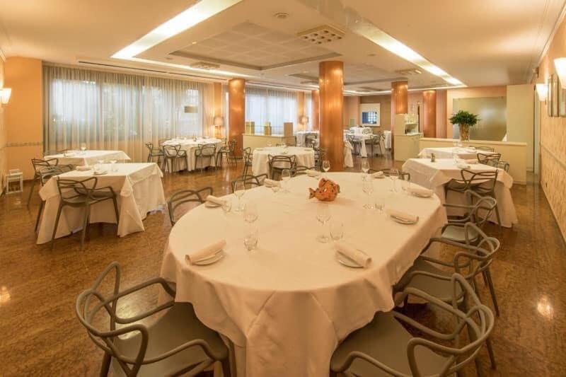 Ristorante Hotel Lucia - 100 Mt Dal Mare Giulianova Zewnętrze zdjęcie