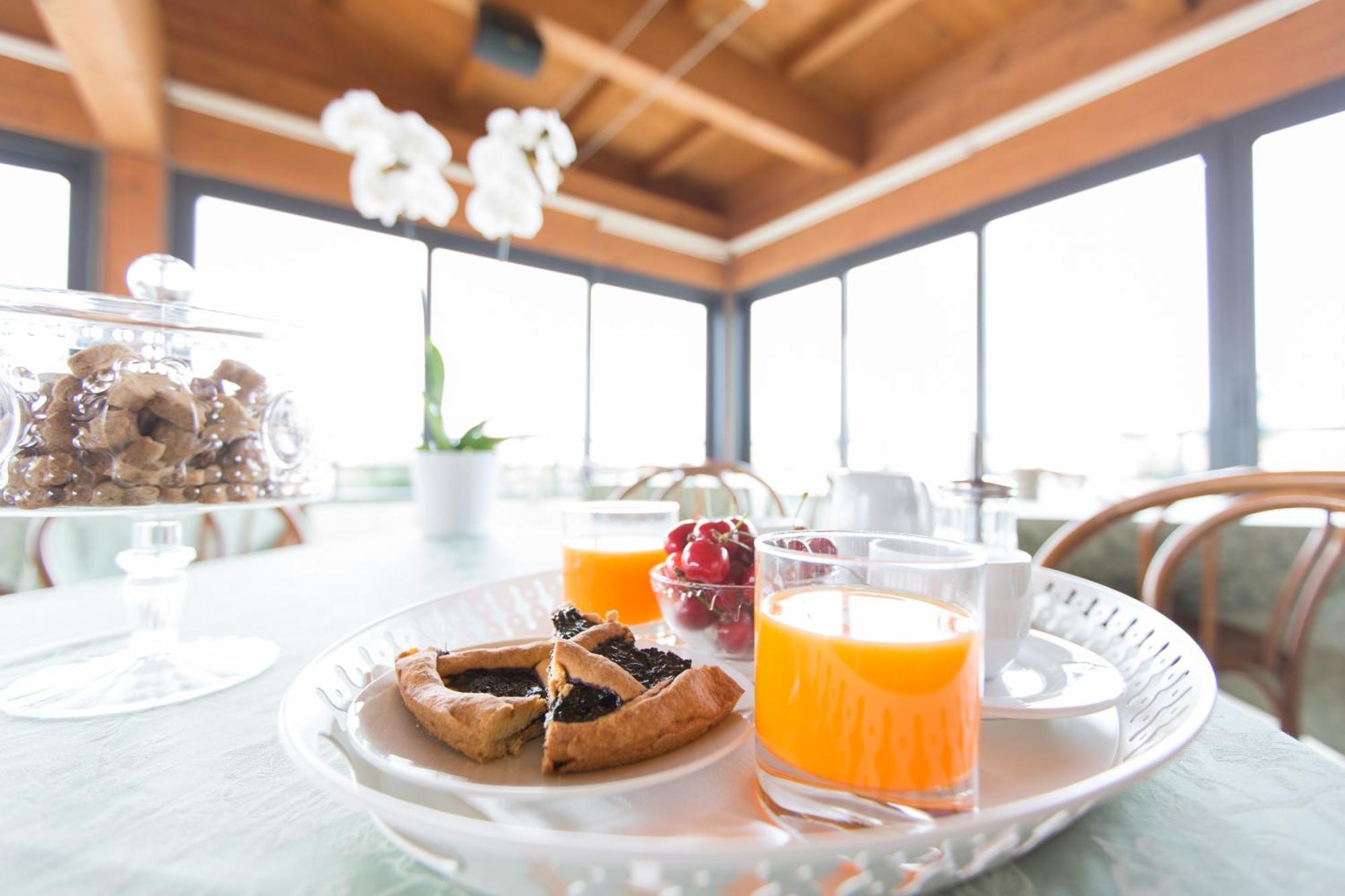 Ristorante Hotel Lucia - 100 Mt Dal Mare Giulianova Zewnętrze zdjęcie